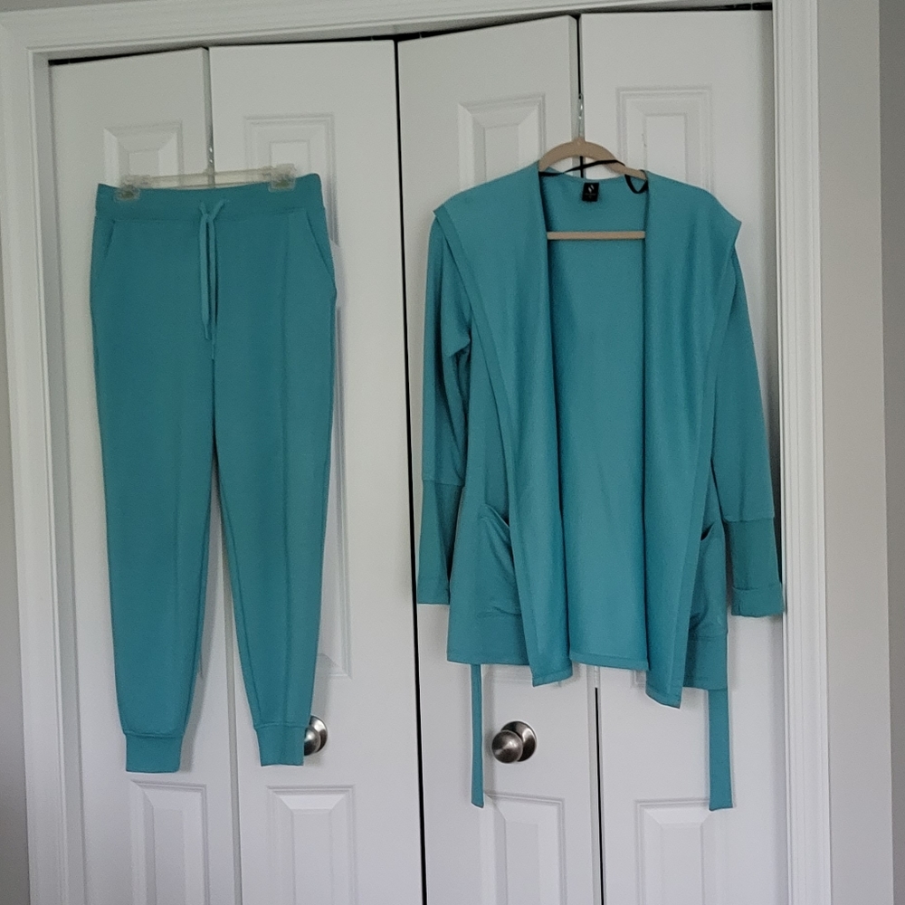 Two piece leisure suit